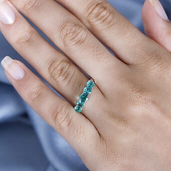 https://tjcuk.sirv.com/Products/78/3/7838874/950-Platinum-AAAA-Zambian-Emerald-White-Diamond-EF-VS2-5-Stone-Ring-1-_7838874_2.jpg?w=342&h=342