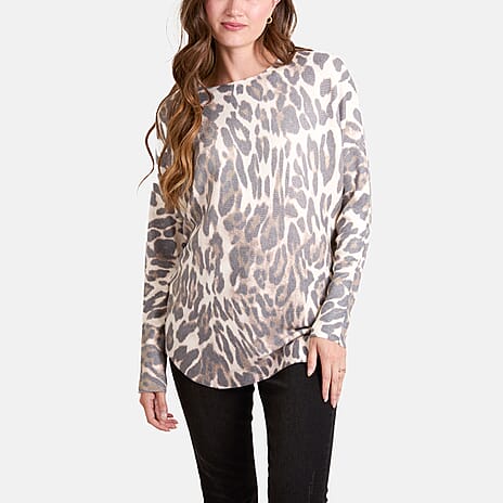 QED London Super soft Leopard Print Jumper (Size Small to Medium) - Stone