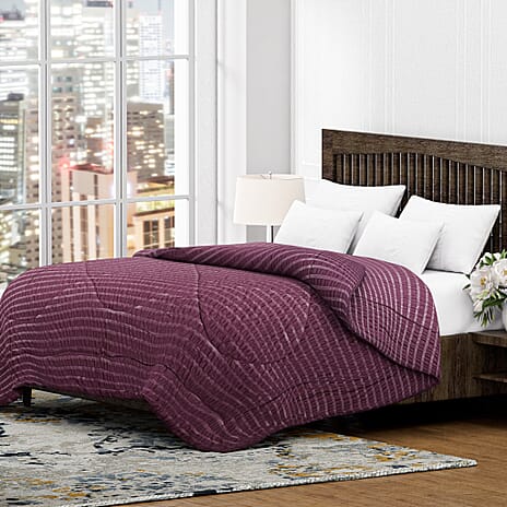 Luxurious Seersucker Quilted Comforter (Size 228X240 Cm) - Red Wine