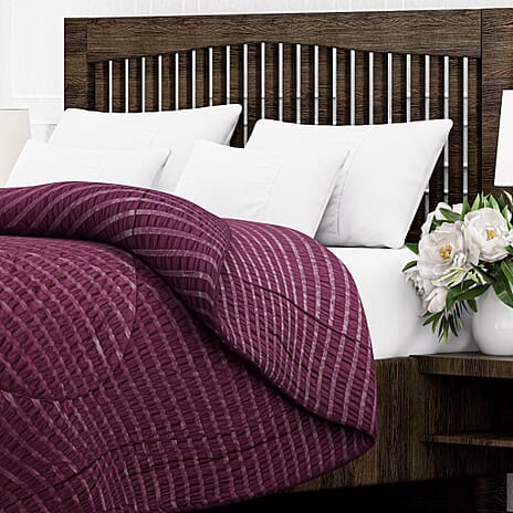 Luxurious Seersucker Quilted Comforter (Size 228X240 Cm) - Red Wine