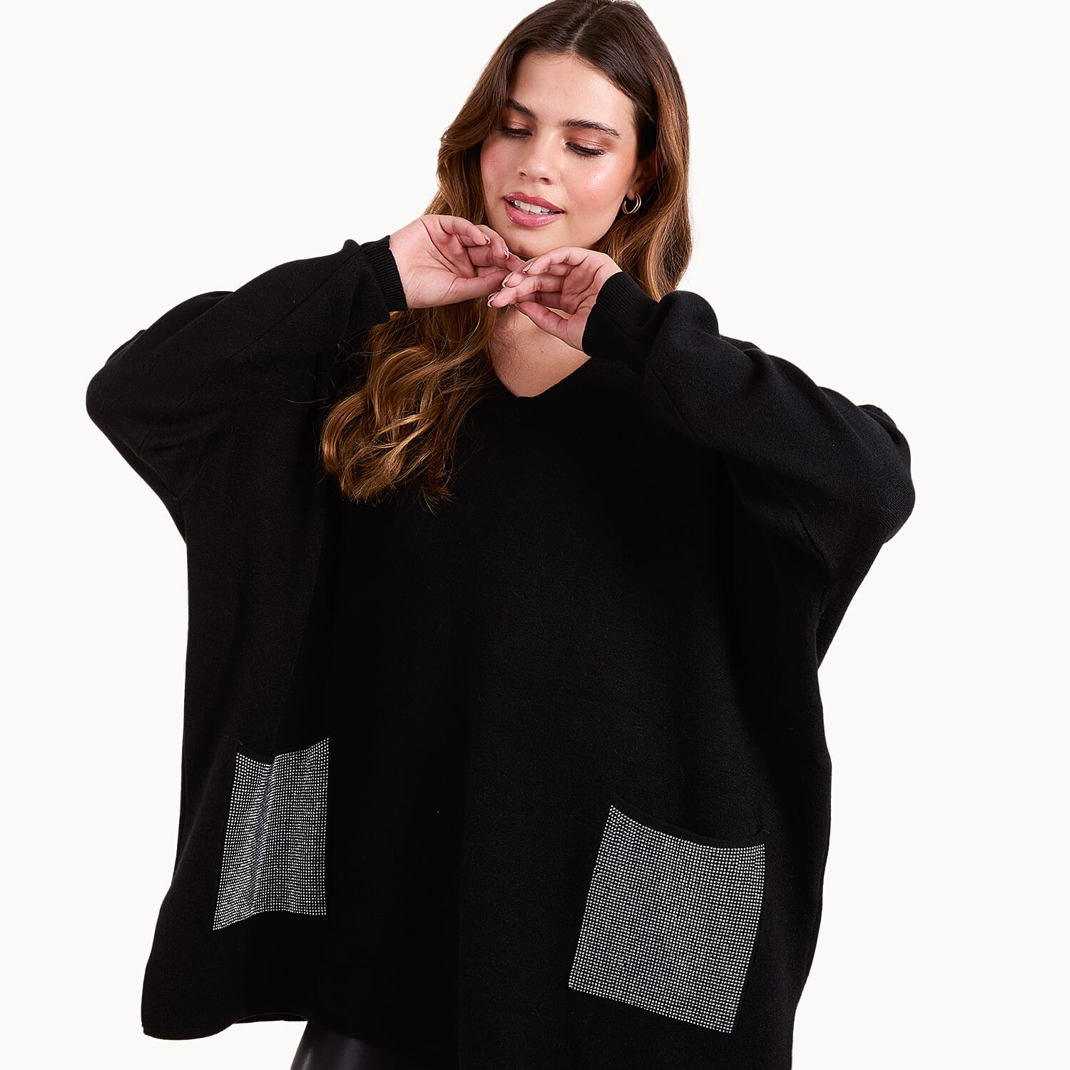 Chilli - Charm V-Neck Embellished Jumper with pockets (One Size) - Black