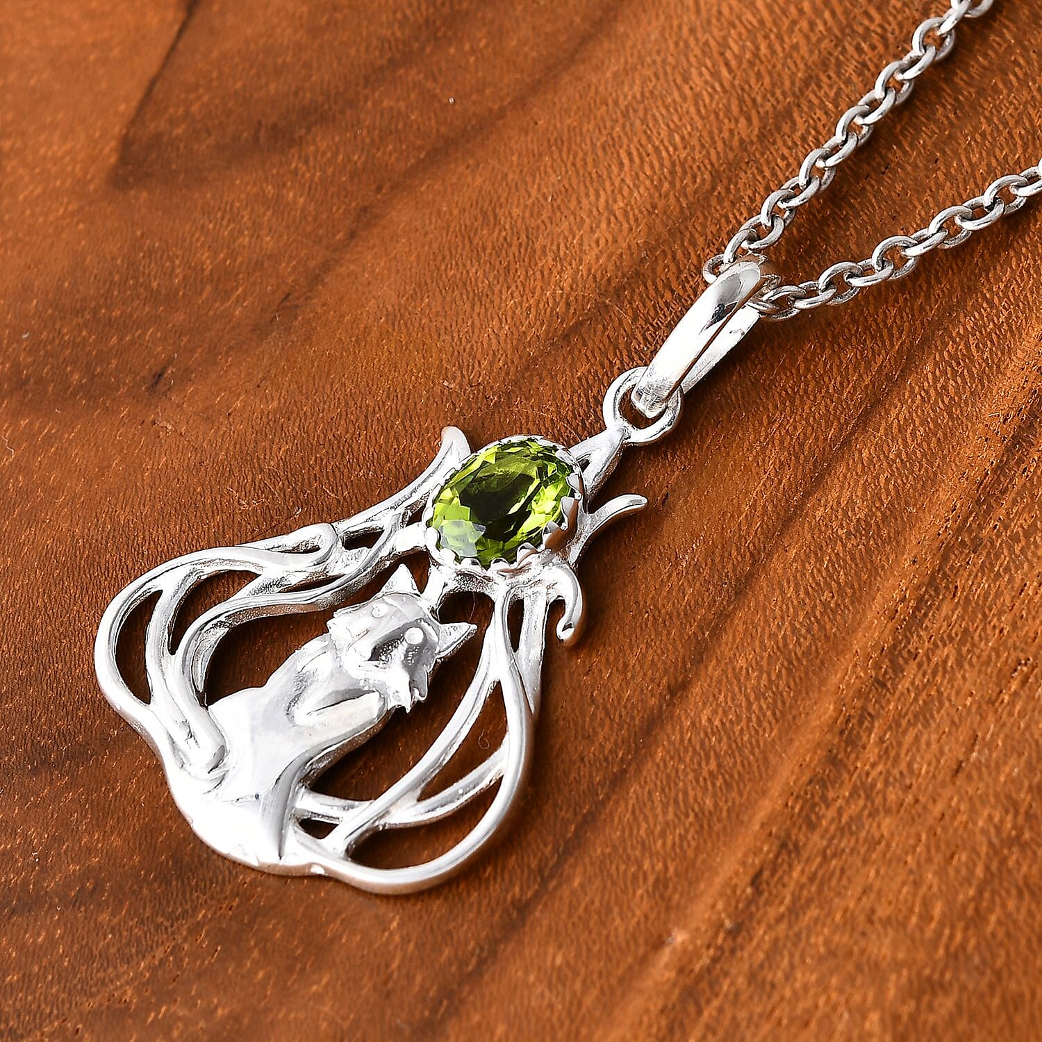 Peridot Pendant in Sterling Silver 1.70 Ct.