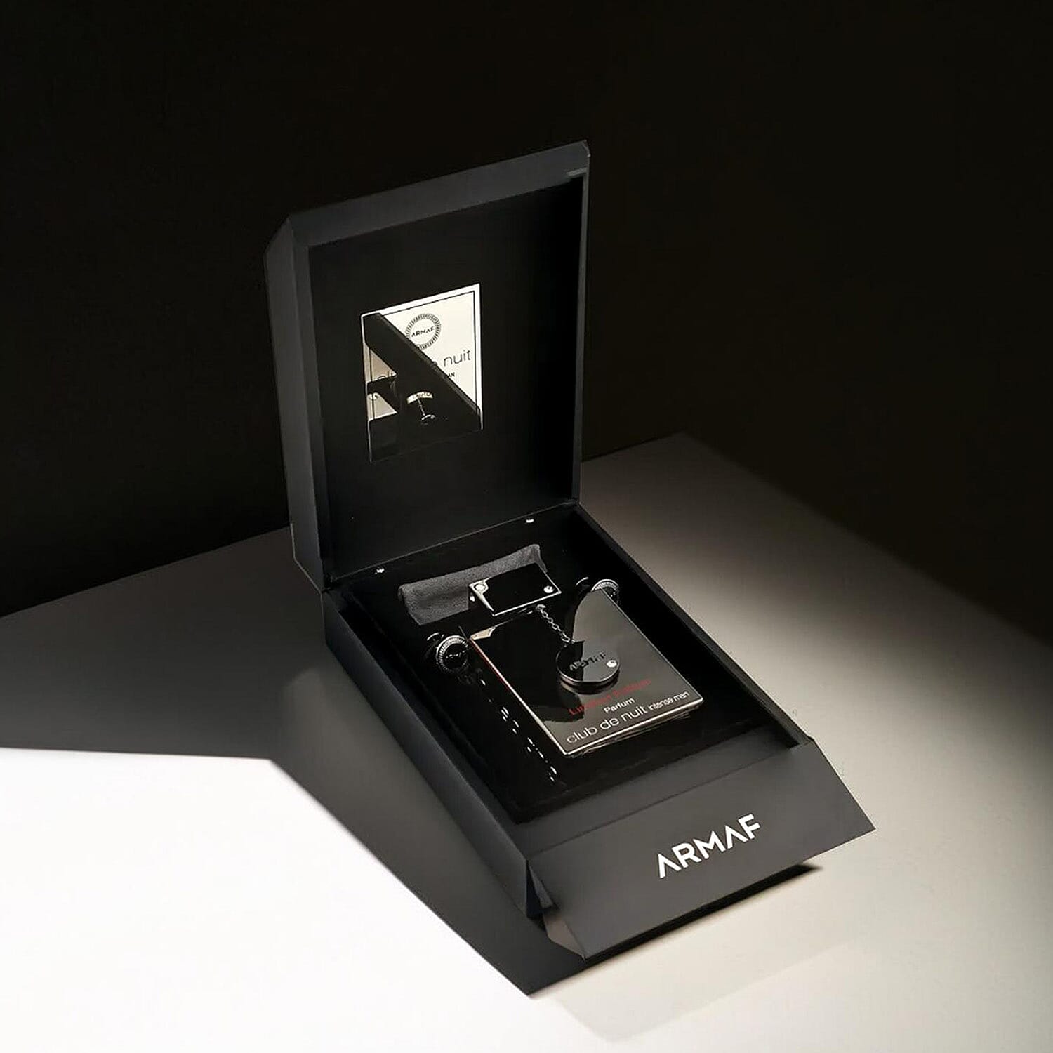 Armaf Club De Nuit Intense Man Limited Edition- 105ml With Cufflinks and FREE 2ML Sample