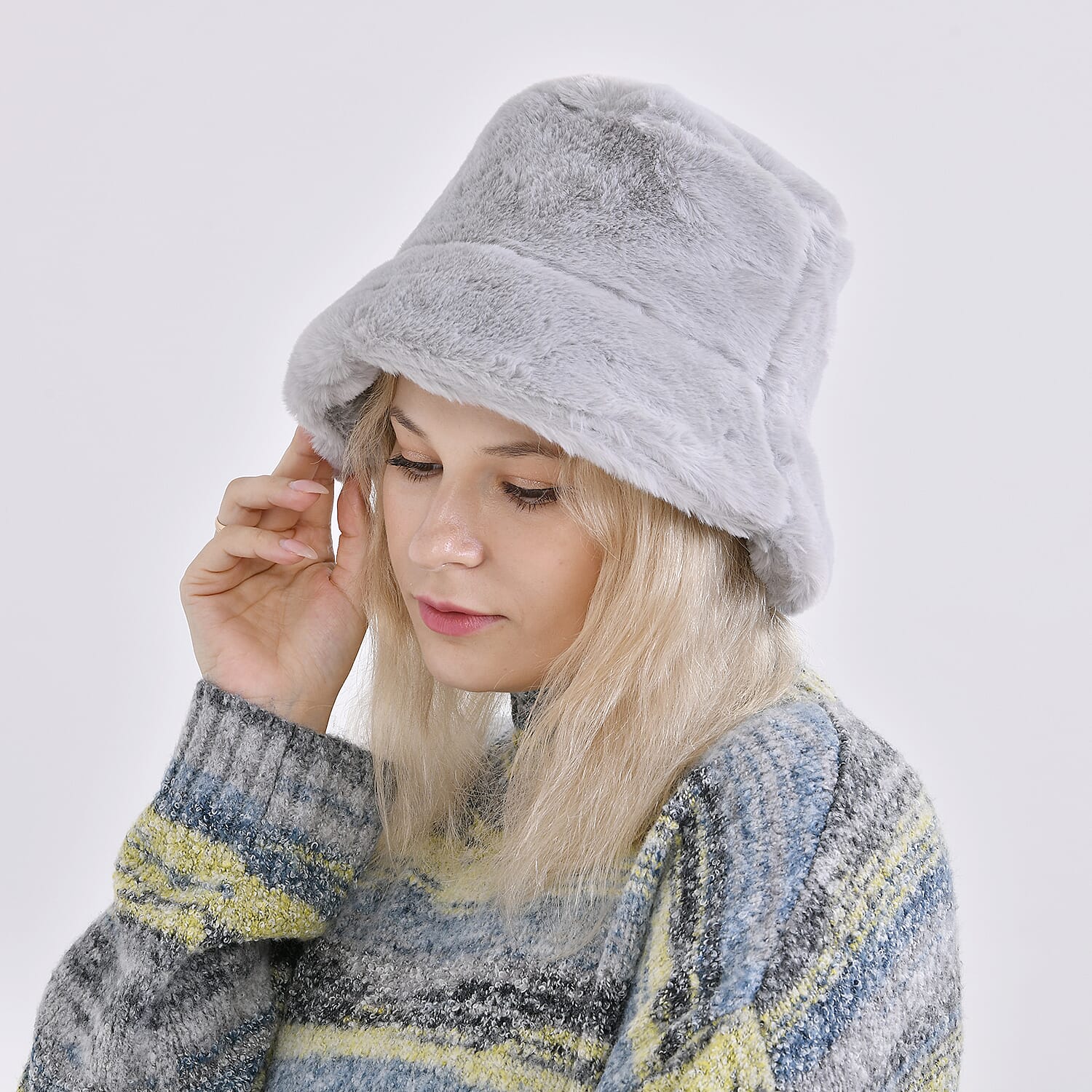 Lightweight and Cozy Hat - Grey