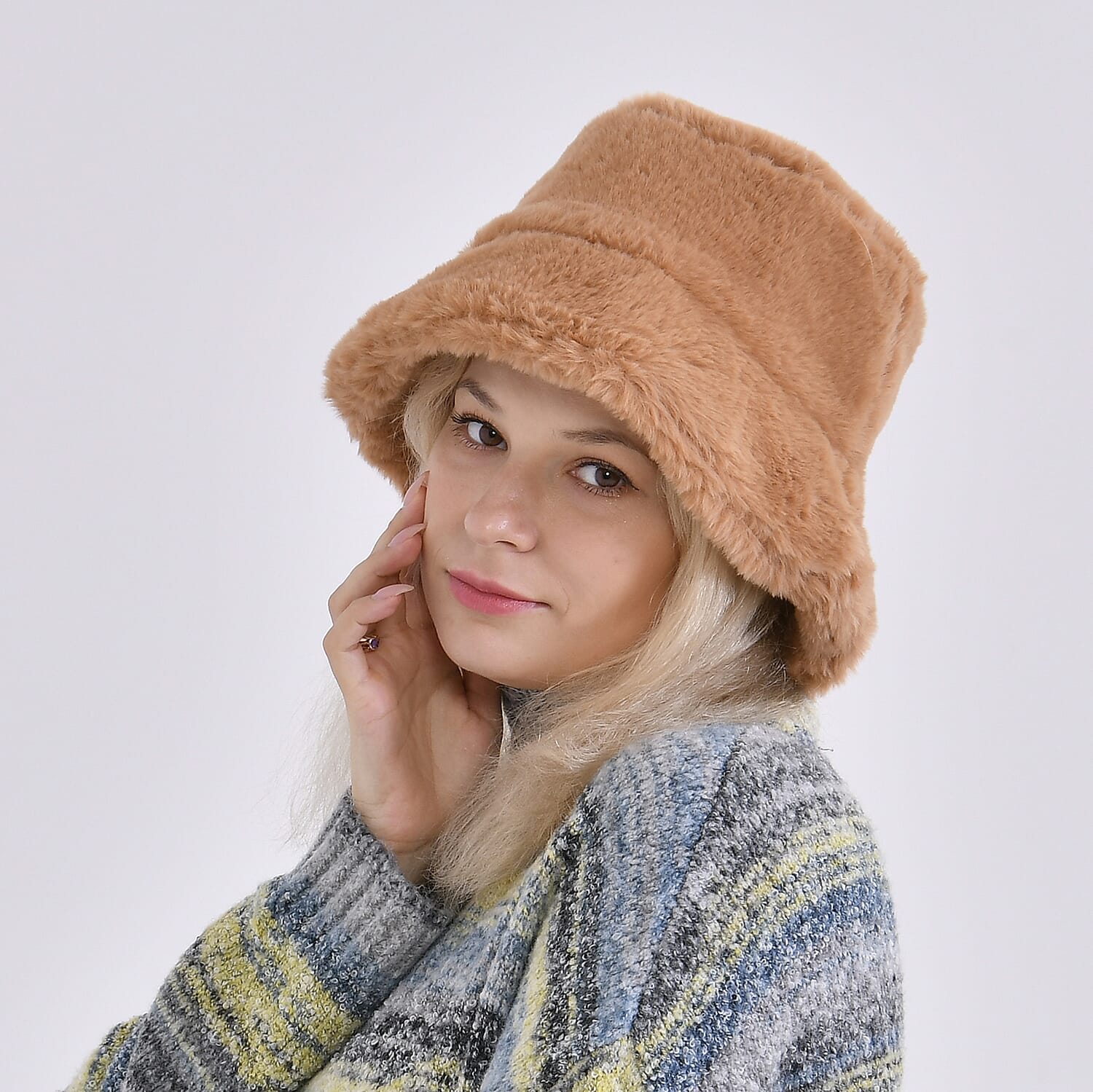 Lightweight and Cozy Hat - Brown