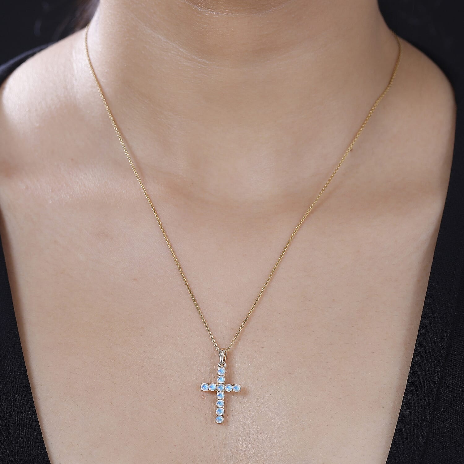 9K Yellow Gold  AA   Moon Glow Stone  Pendant 1.32 ct,  Gold Wt. 0.8 Gms  0.748  Ct.