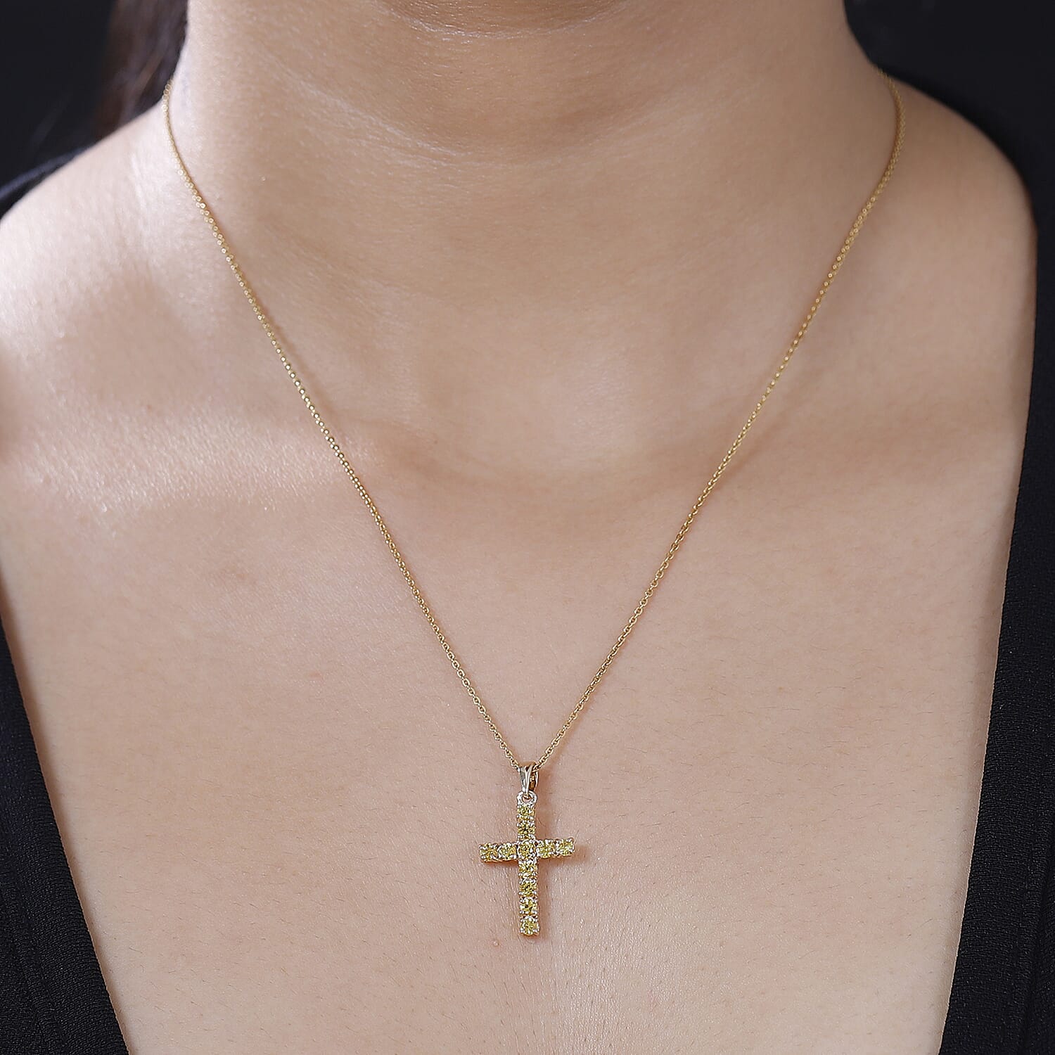 9K Yellow Gold  AA   Yellow Sapphire  Pendant 1.32 ct,  Gold Wt. 0.8 Gms  0.847  Ct.