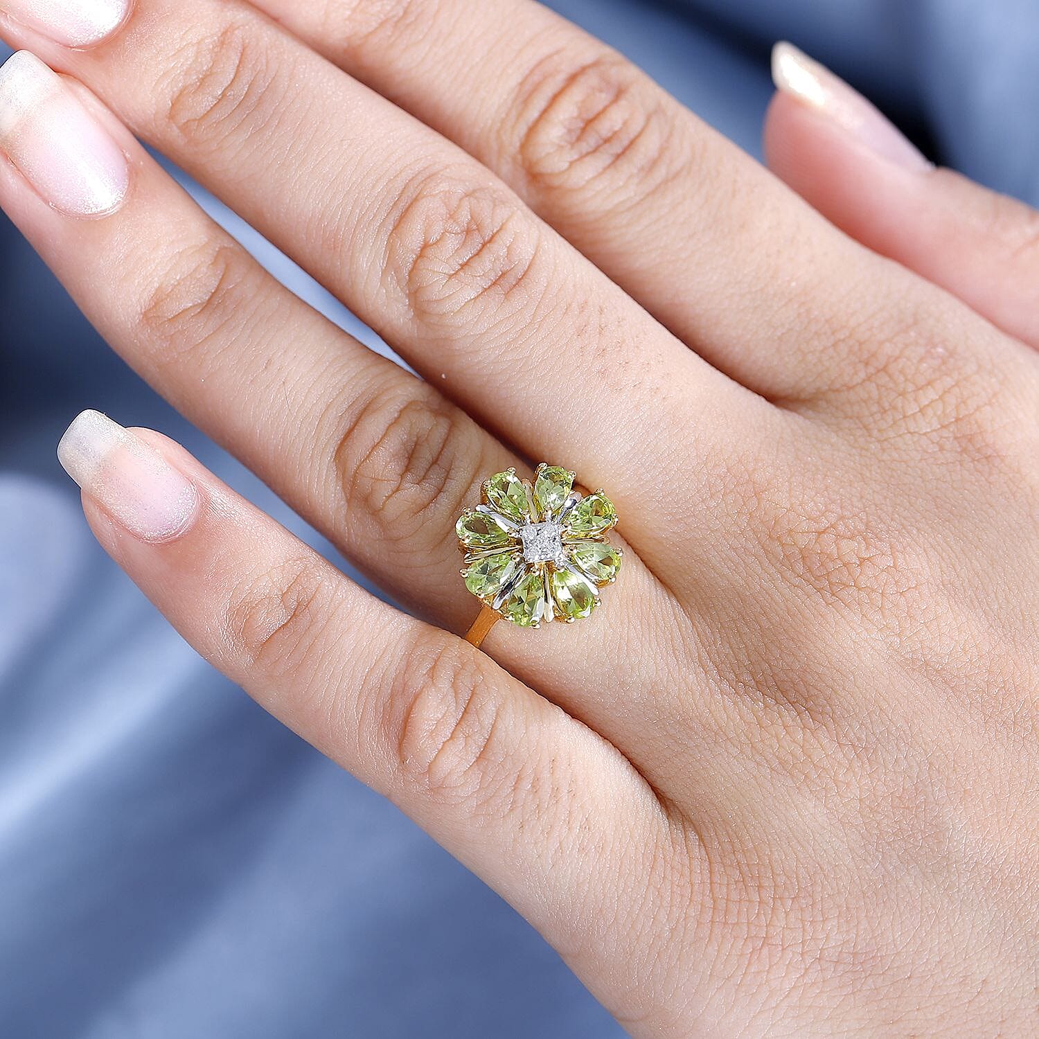 Peridot ,  Moissanite  Main Stone With Side Stone Ring  Sterling Silver 1.80 ct  1.860  Ct.