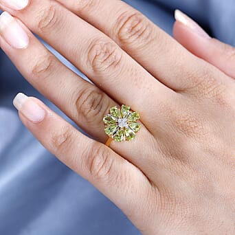 https://tjcuk.sirv.com/Products/78/4/7848707/Peridot-Moissanite-Main-Stone-With-Side-Stone-Ring-Sterling-Silver-1-8_7848707_2.jpg?w=342&h=342