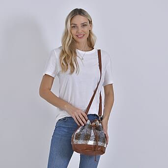 https://tjcuk.sirv.com/Products/78/4/7849621/Faux-Fur-Checkered-Pattern-Bucket-Bag-Burgundy_7849621_1.jpg?w=342&h=342
