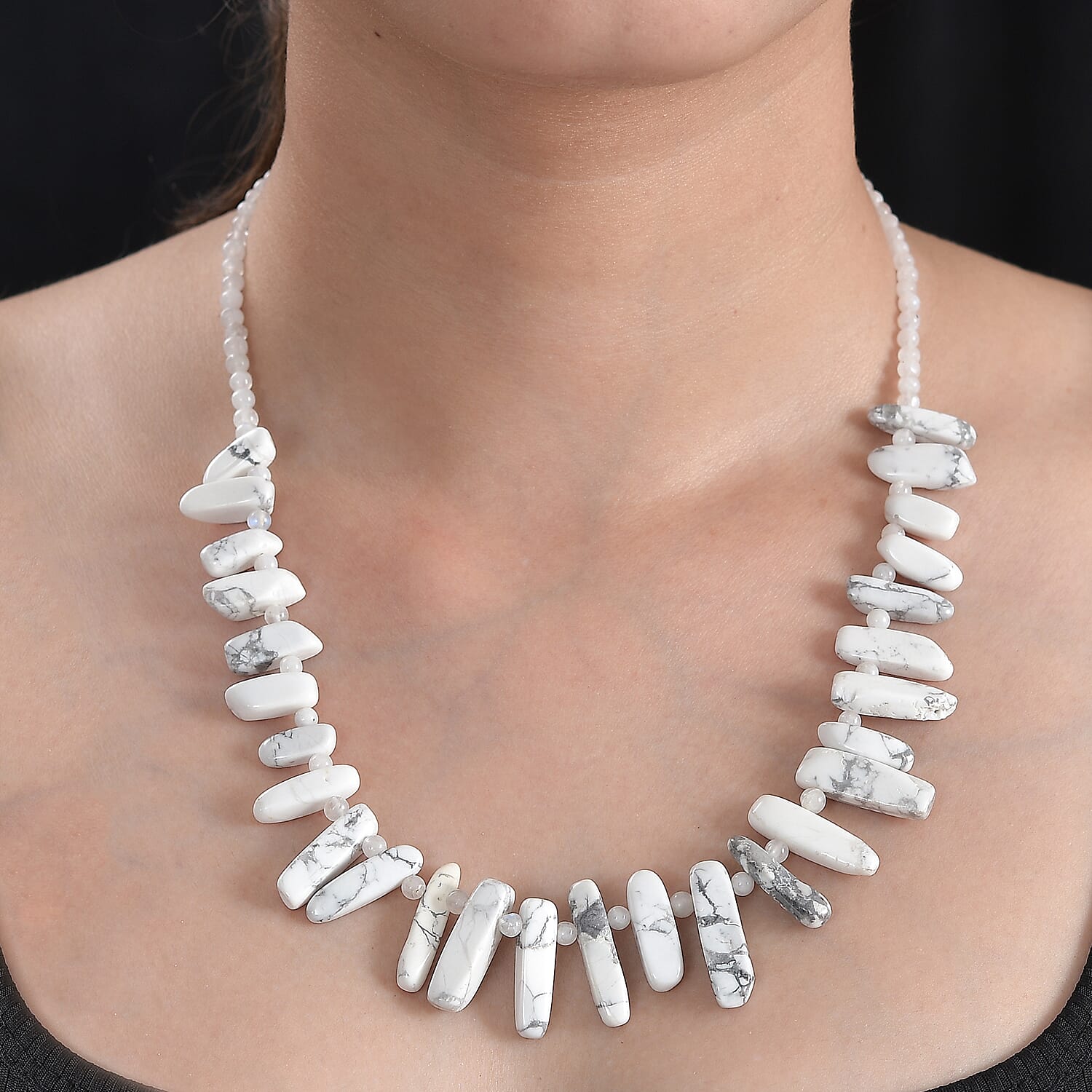 White Howlite, Rainbow Moonstone Necklace (Size - 20) With Senorita Clasp in Pure White Platinum Overlay, 255.550 Ct.