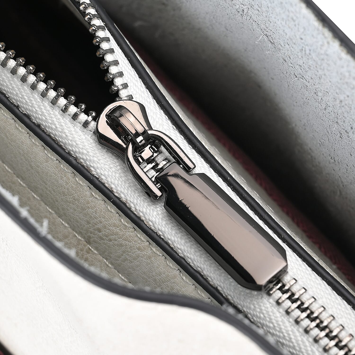 Stylish Genuine Leather Everyday Tote Bag With Adjustable Strap - Off White