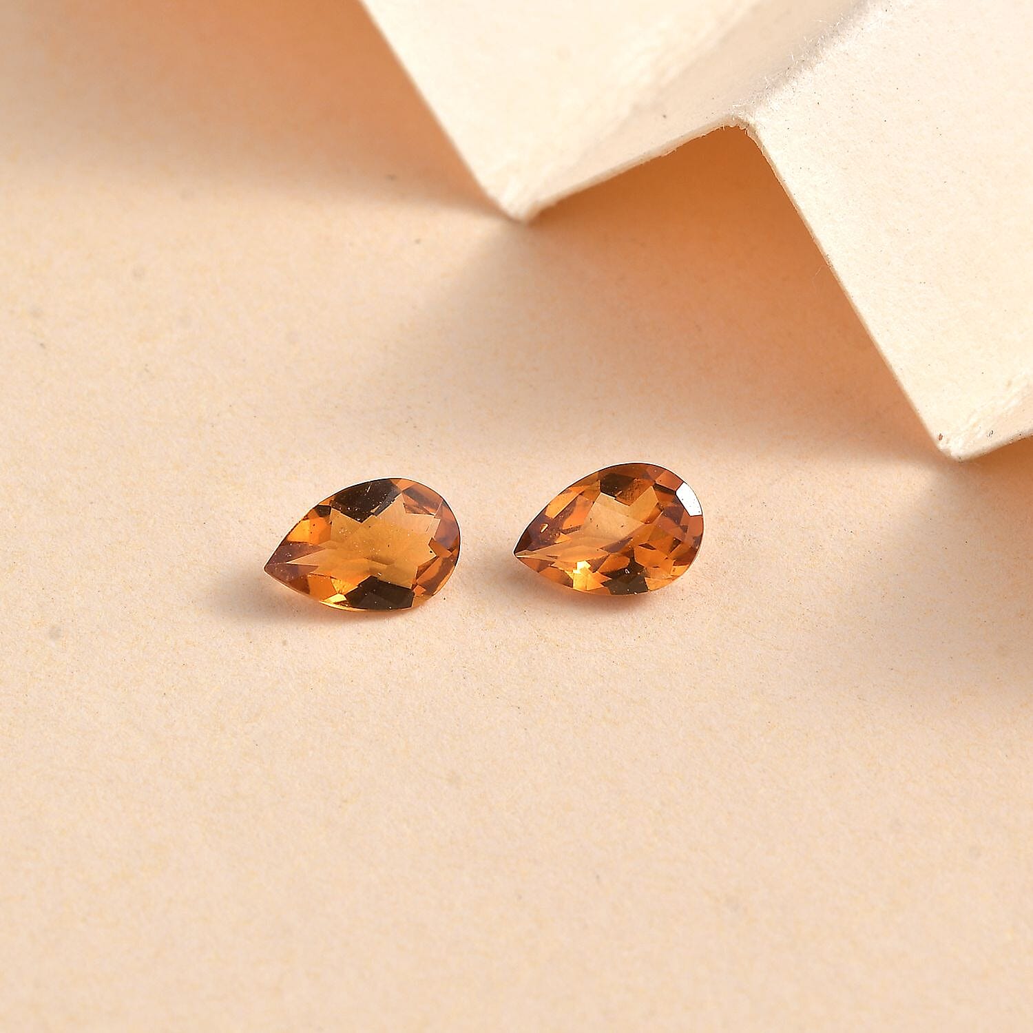 Madeira Citrine Pear 6x4 mm