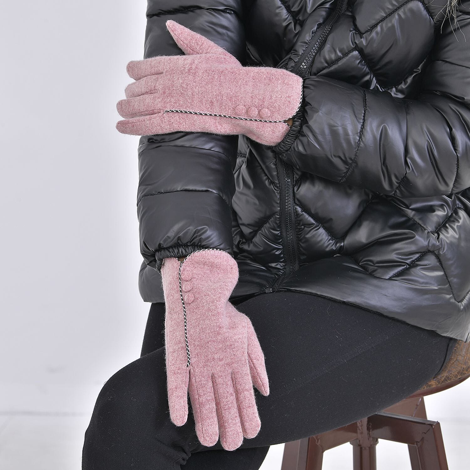 Luxury Cashmere Wool Gloves With Button Detailing and Fleece Lining - Pink