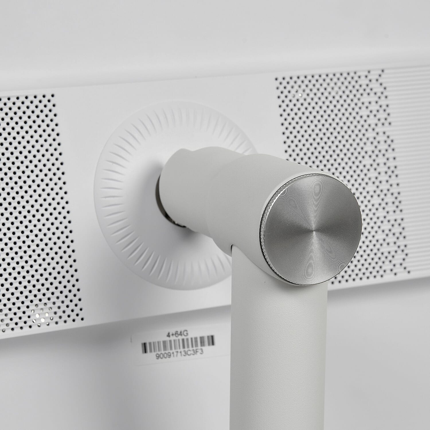 Tech Accessories (Size 1070x195 cm) - White & White