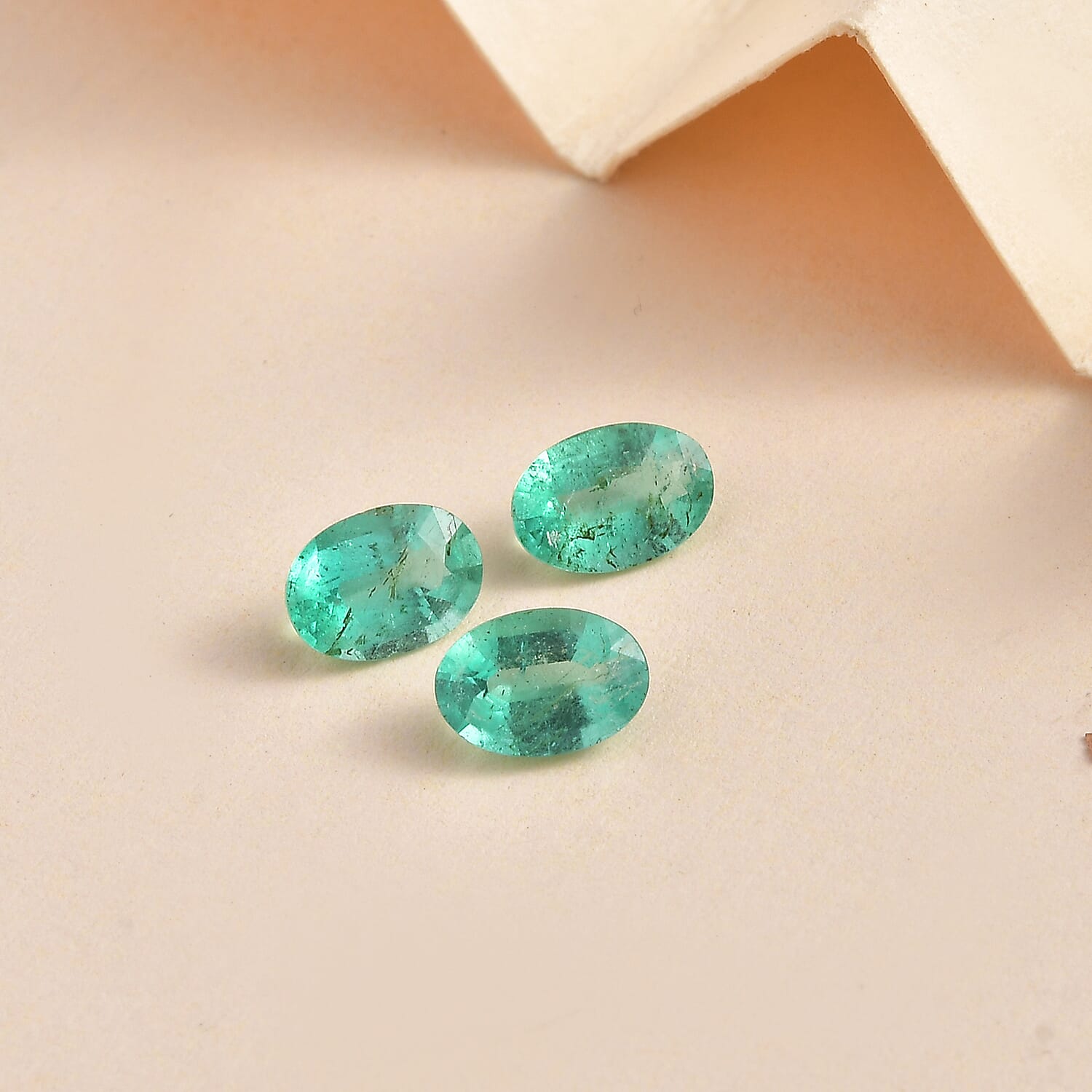 Rare Find AAAA Boyaca Colombian Emerald Oval 1ct in Total