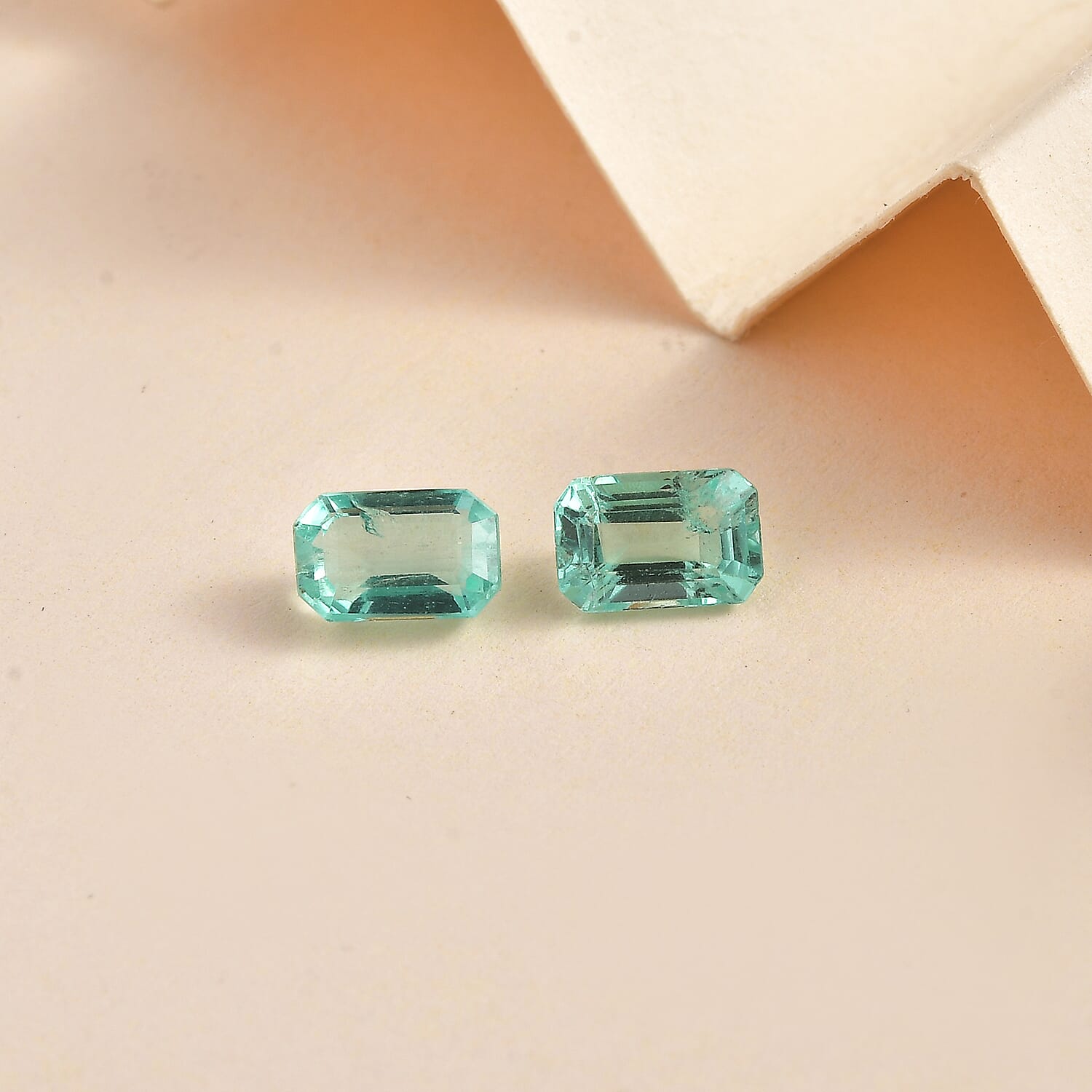 Rare Find AAA Boyaca Colombian Emerald Octagon 1 ct in Total