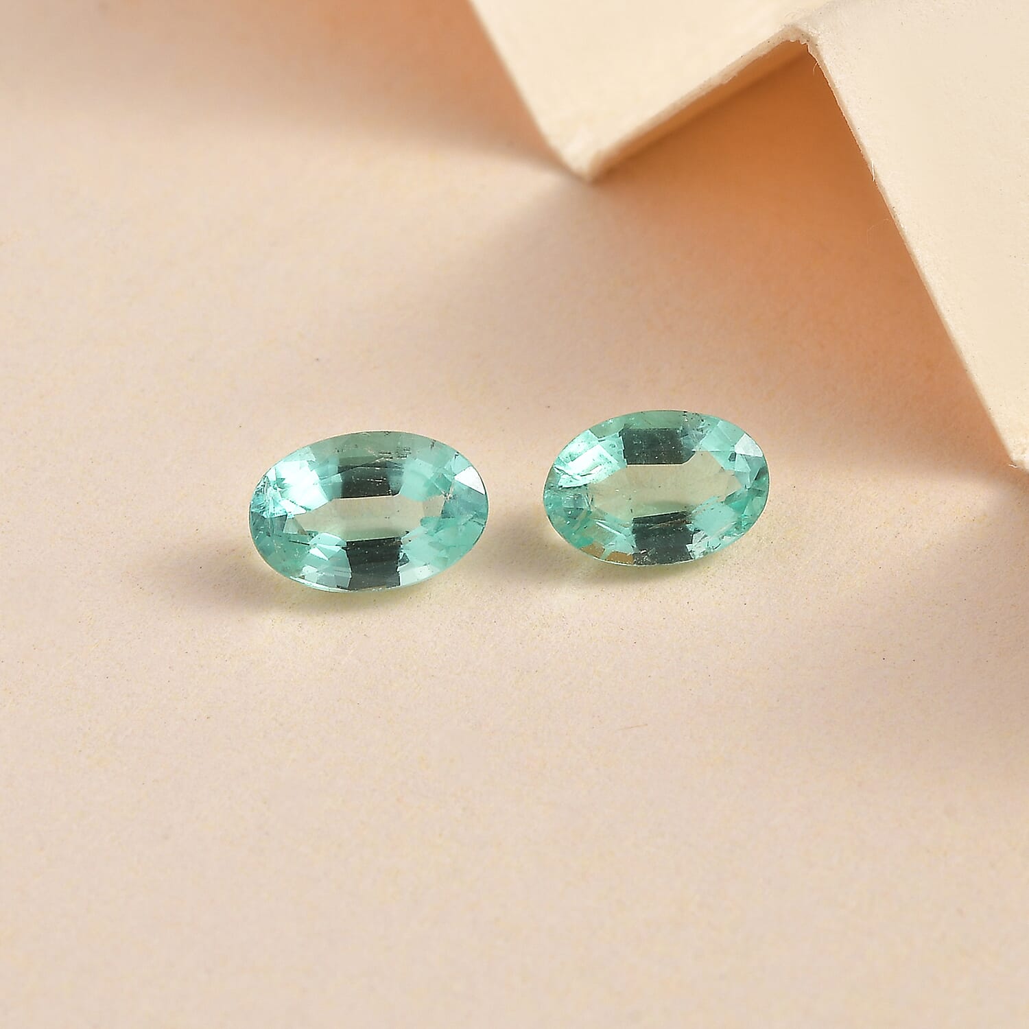 Rare Find AAA Boyaca Colombian Emerald Oval 1ct in Total