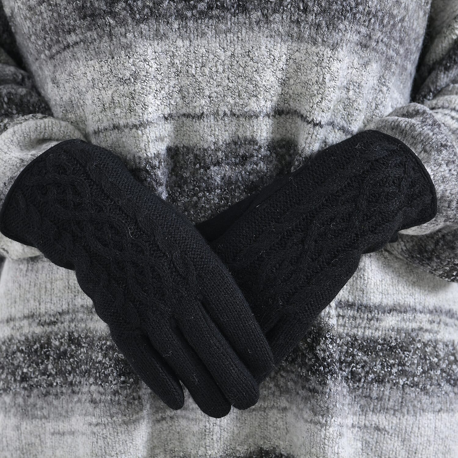 Winter Fashion Must Have - Designer Inspiration - Cashmere Wool Gloves - Black