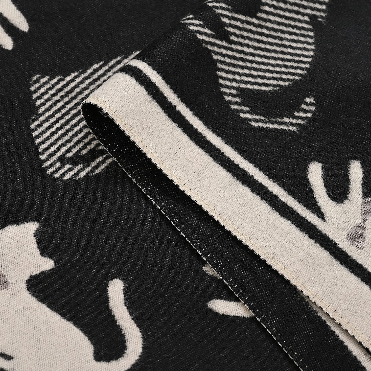 Closeout Deal Super Soft Cat Print Shawl - Black & Beige