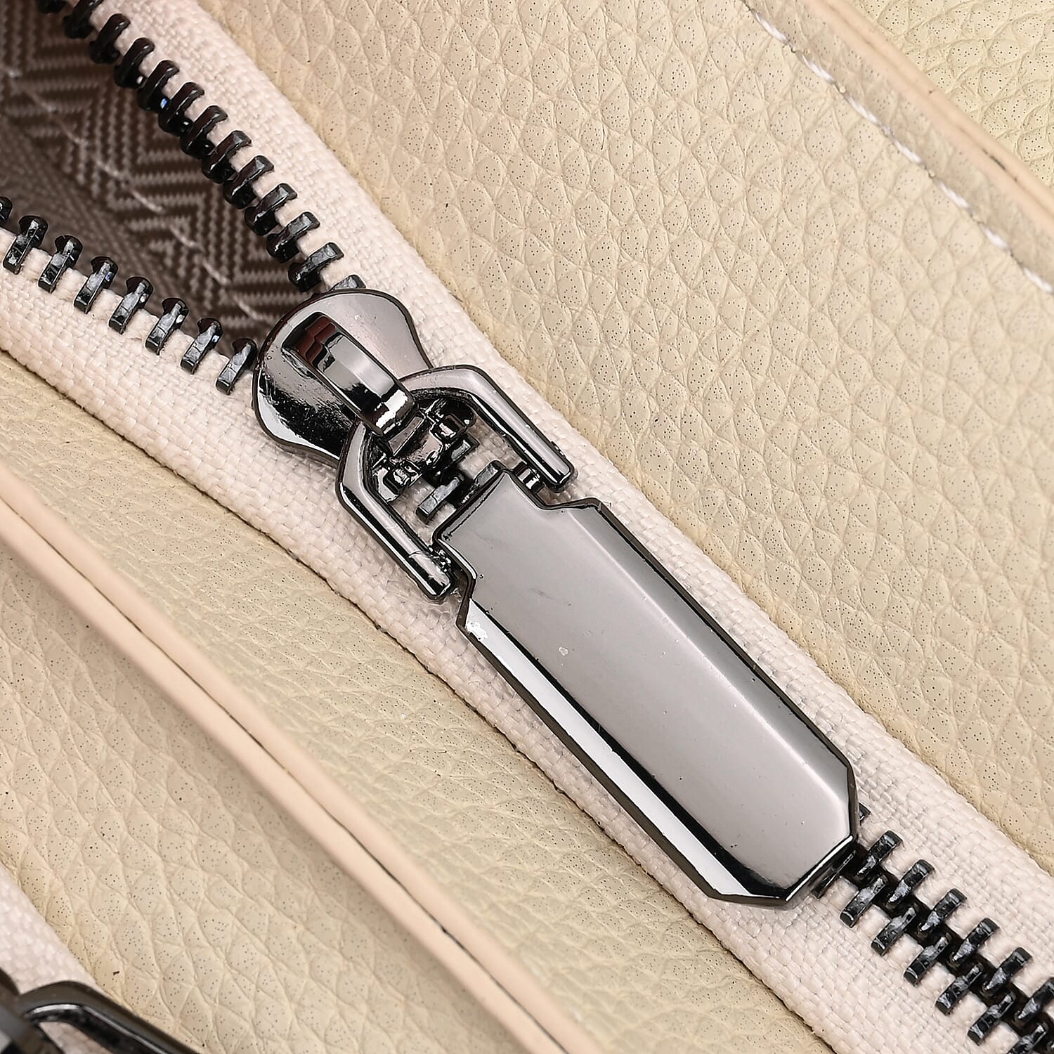 Genuine Leather Crossbody Bag (Size 25x11x22 cm) - Off White