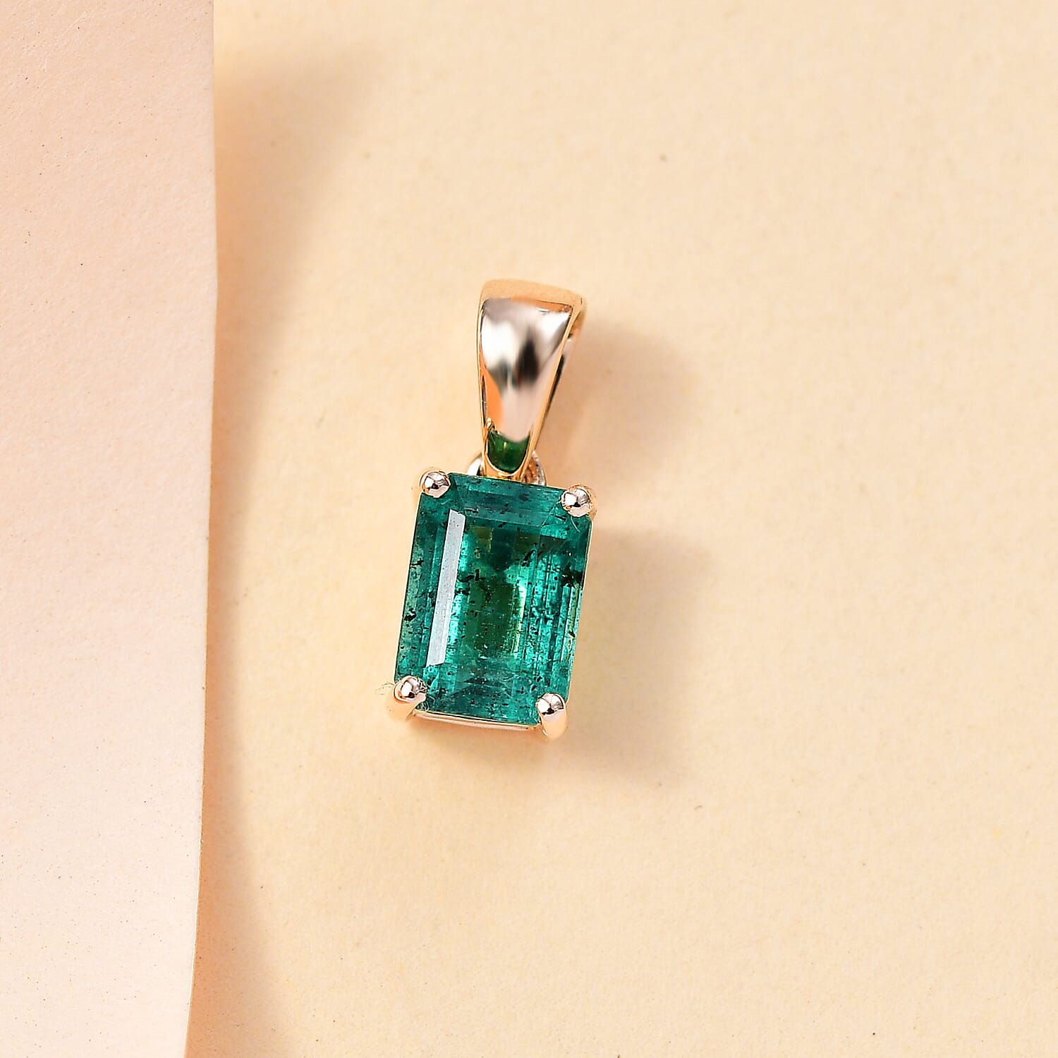9K Yellow Gold AAA Emerald Pendant