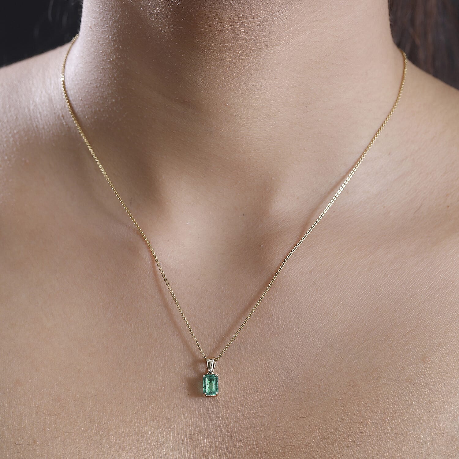 9K Yellow Gold AAA Emerald Pendant