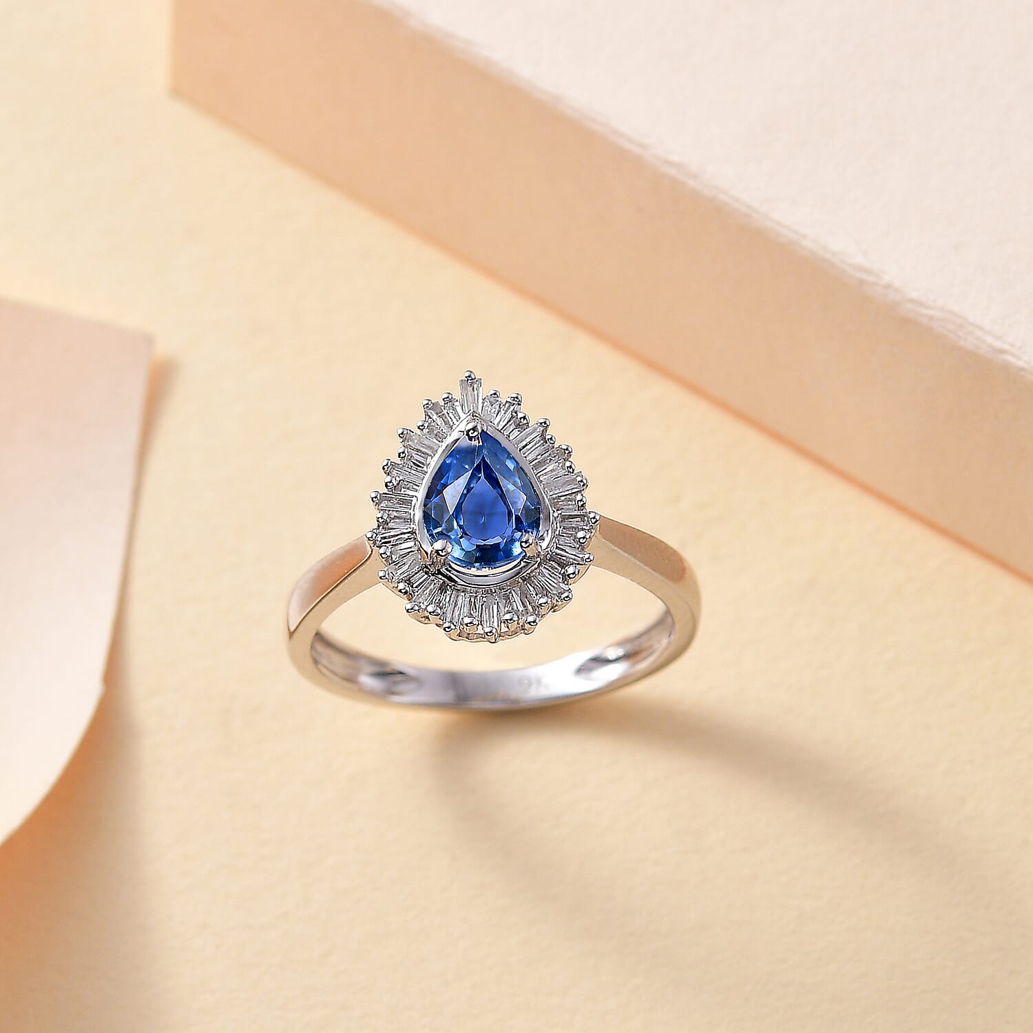 9K White Gold Ceylon Sapphire & White Diamond Ring 1.03 Ct