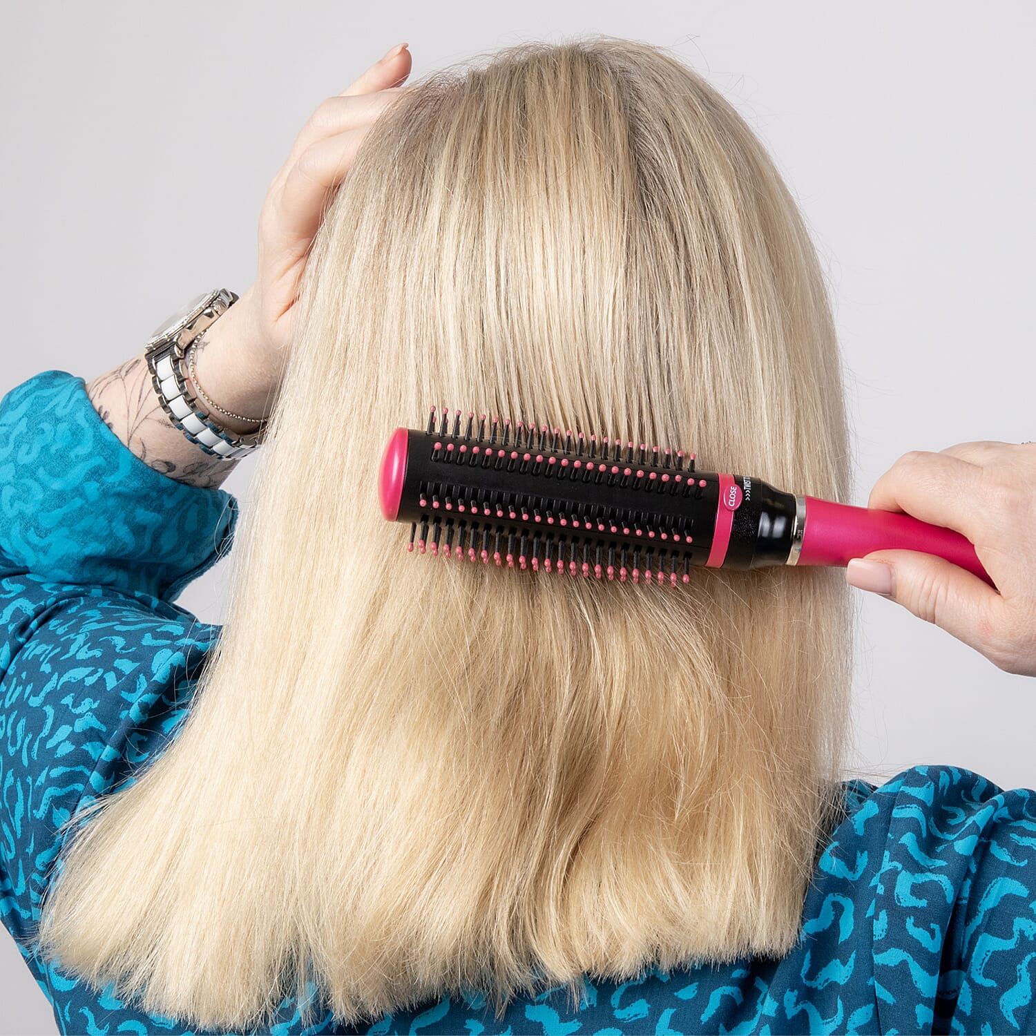 Neomi - Retractable Detangler Hair Brush - Brown