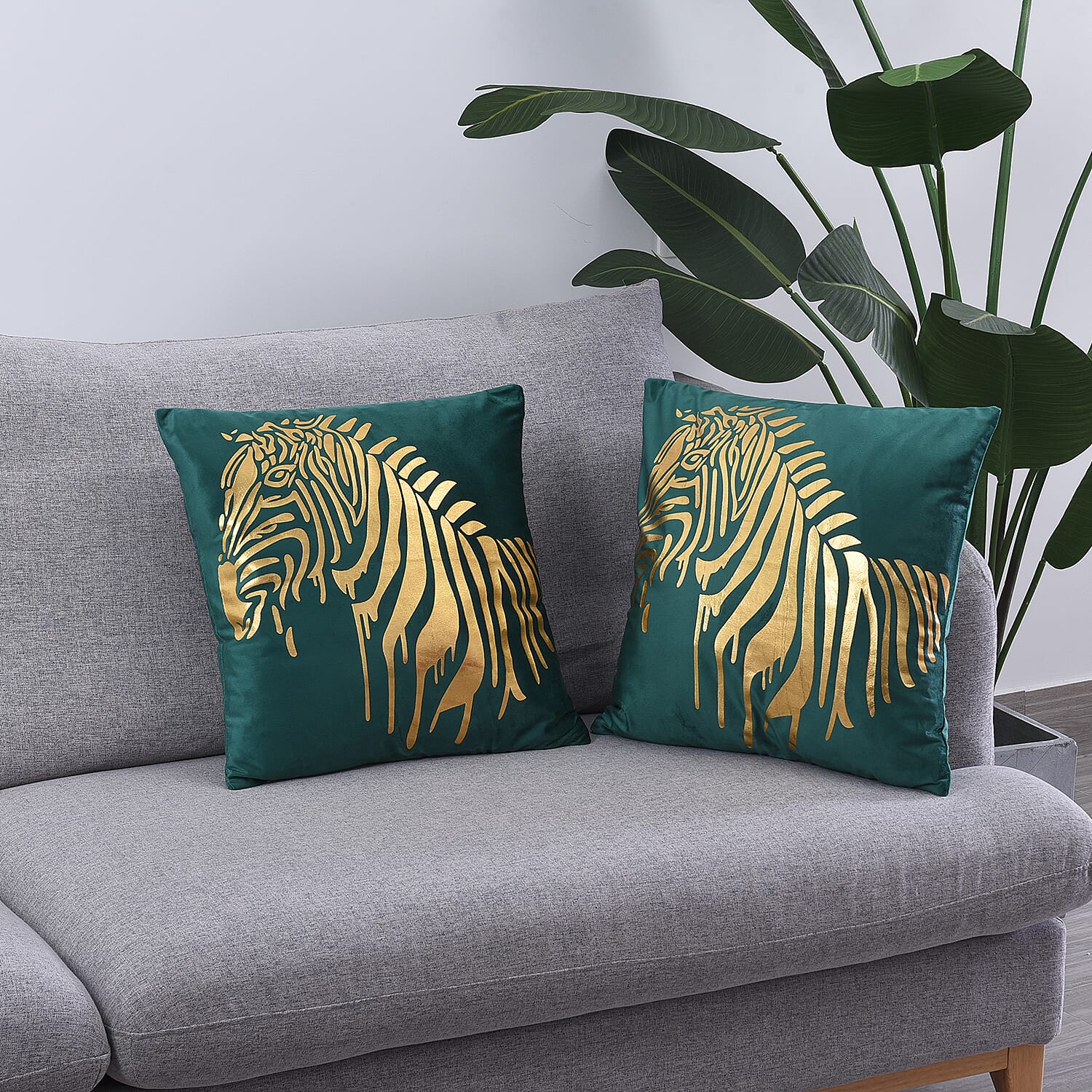 Set of 2 - Giraffe Pattern Velvet Cushion Cover (Size 45 Cm) - Green & Gold