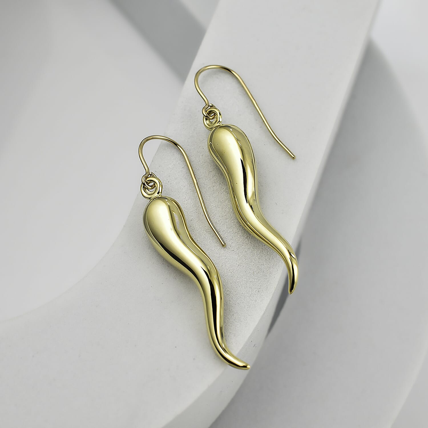 9K Yellow Gold Earring.