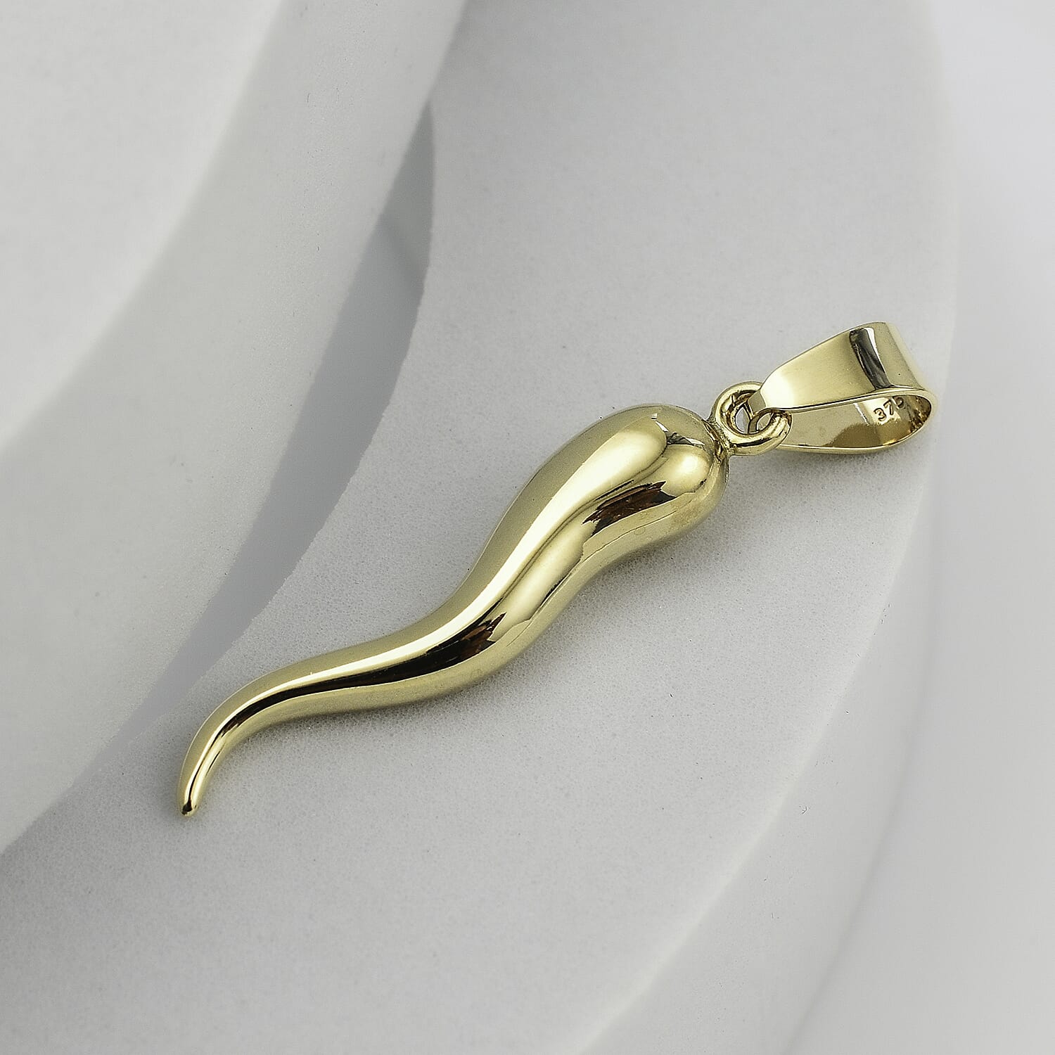 GP Collection 9K Yellow Gold Iconic Chili Pendant