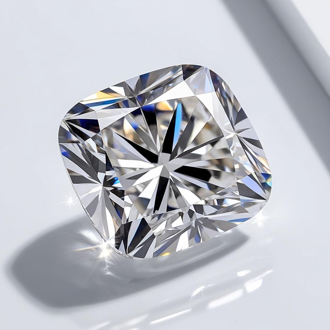 Luxuriant Diamond - 5 Ct Lab Grown Diamond Cushion IGI certified VS-G