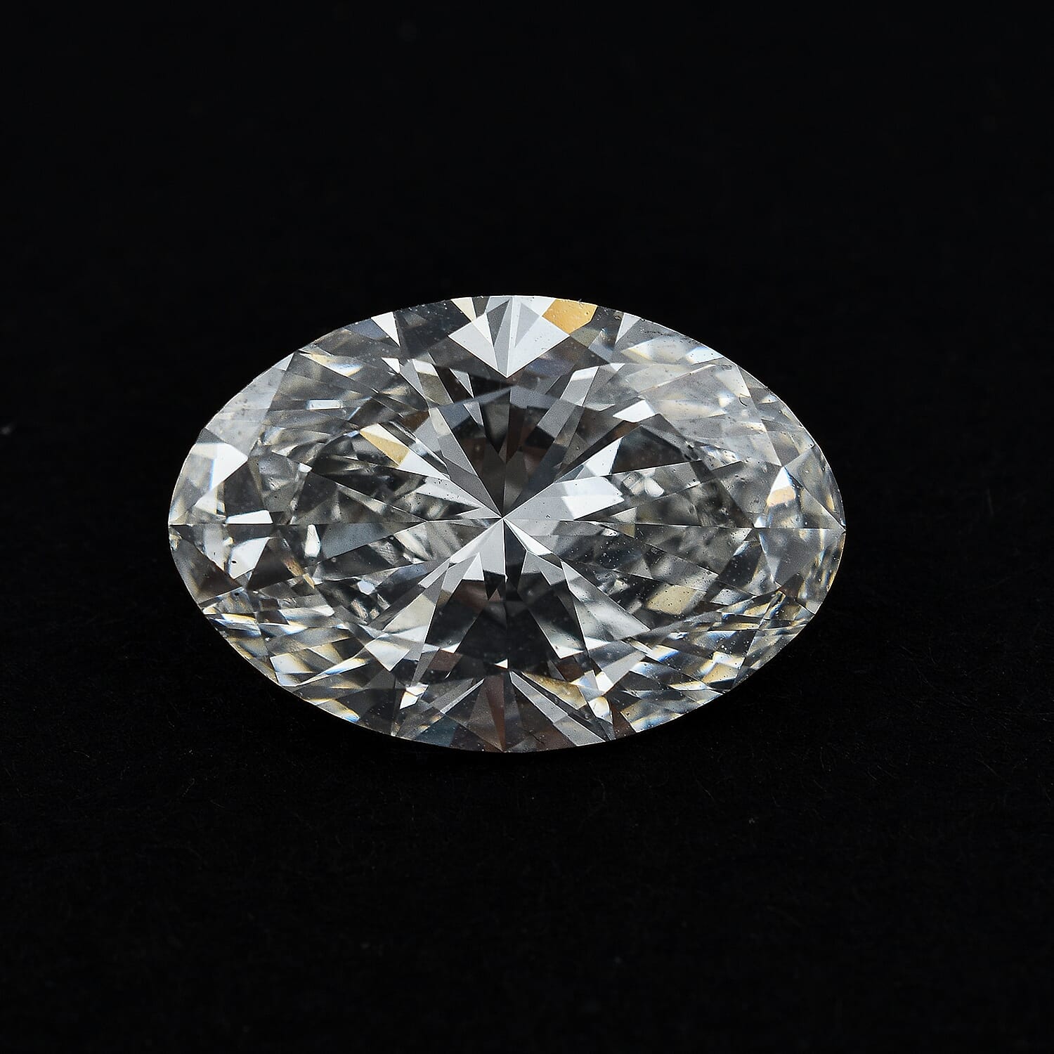 Luxuriant Diamond - 5 Cts Lab Grown Diamond Oval IGI certified VS-G