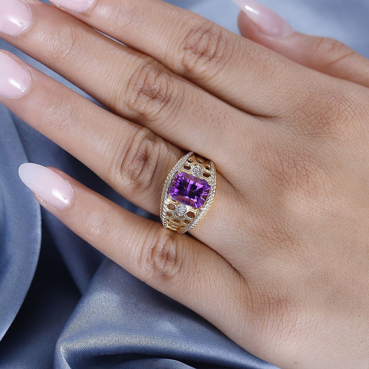 Concave Cut Zambian Amethyst & White Zircon Solitaire Ring Sterling Silver. Silver Wt. 5 Gms 3.336 Ct. Concave Cut Zambian Amethyst & White Zircon Solitaire Ring Sterling Silver. Silver Wt. 5 Gms 3.336 Ct.