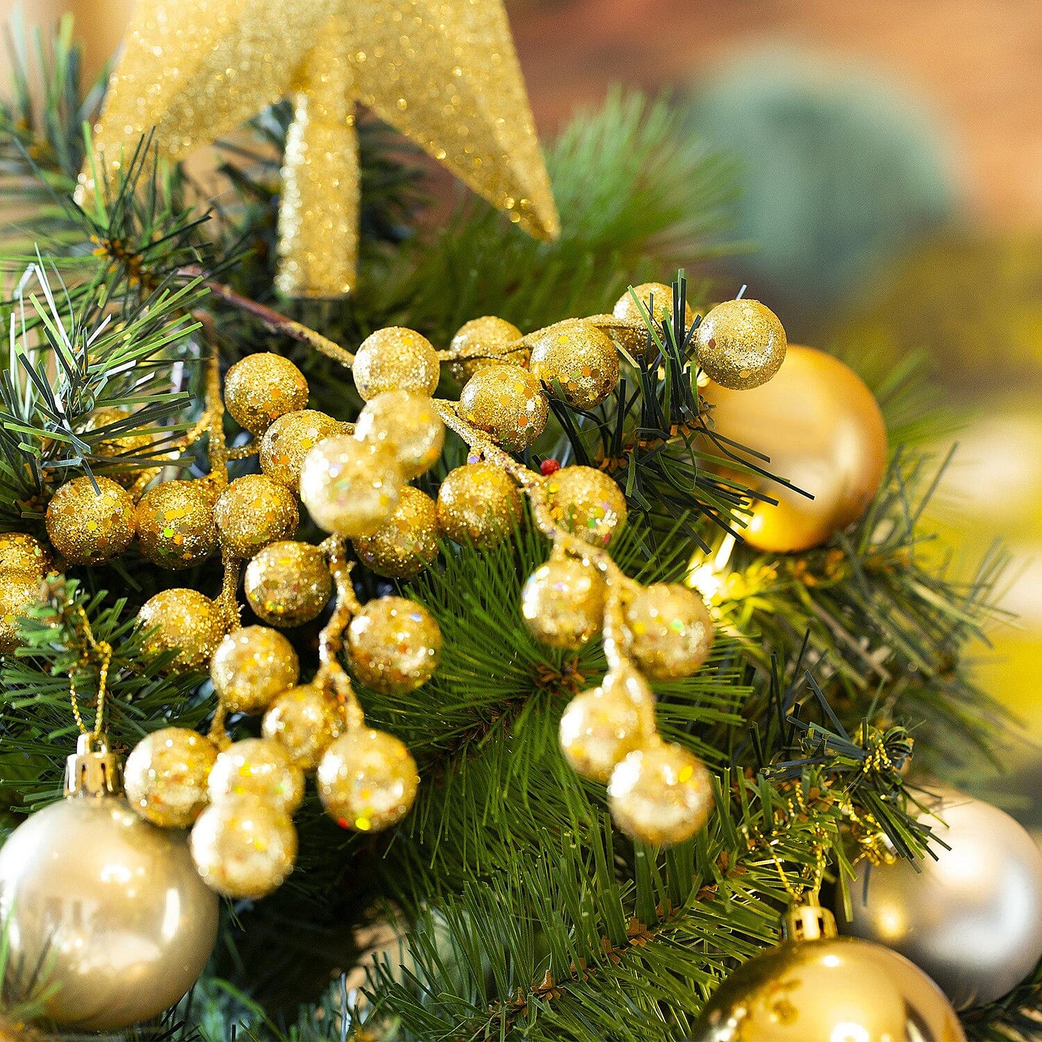 6.5ft Northern Lights Christmas Tree - Includes 120 Gold & Copper Decorations & 120 Clear Lights 1014 Tips - Diameter 122cm - Gold