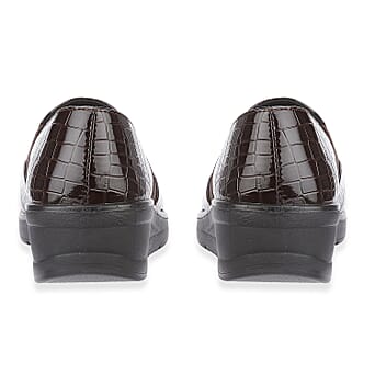 https://tjcuk.sirv.com/Products/78/9/7897205/AGATHA-Ladies-Lightweight-Twin-Gusset-Slip-on-Comfort-Shoe-Size-6-Dark_7897205_2.jpg?w=342&h=342