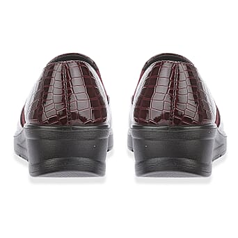 https://tjcuk.sirv.com/Products/78/9/7897234/Ladies-Shoe-Size-5-Burgundy-Croc_7897234_2.jpg?w=342&h=342