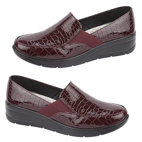 Ladies Shoe (Size 6) - Burgundy Croc