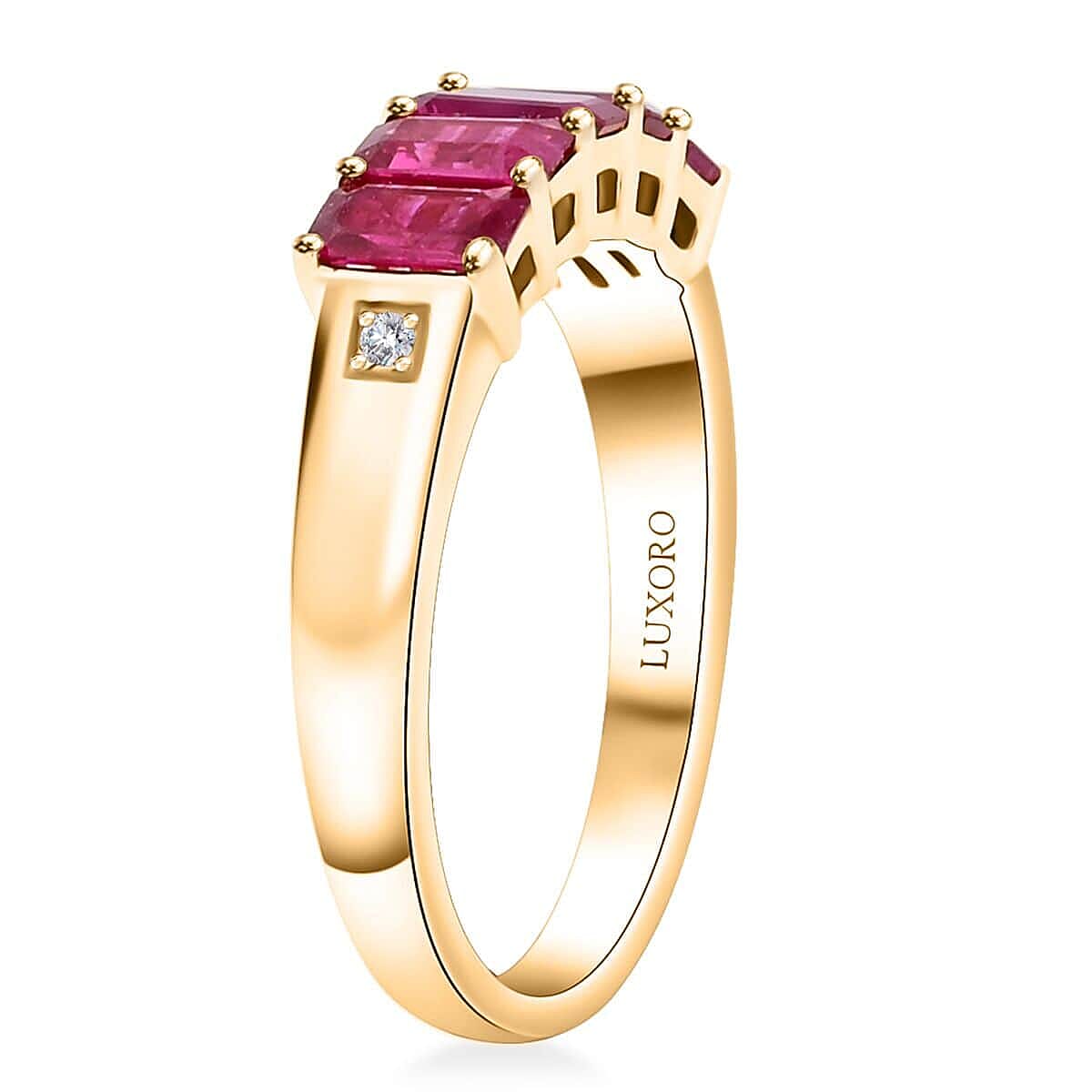 14K Yellow Gold   Ruby ,  White Diamond  Ring 1.50 pc,  Gold Wt. 3.48 Gms  1.500  Ct.