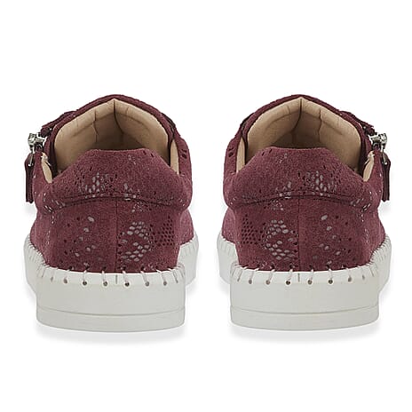 Ladies Shoe (Size 6) - Plum