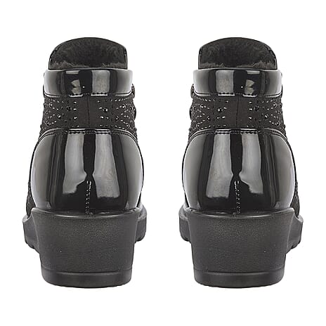 Ladies Shoe (Size 6) - Black