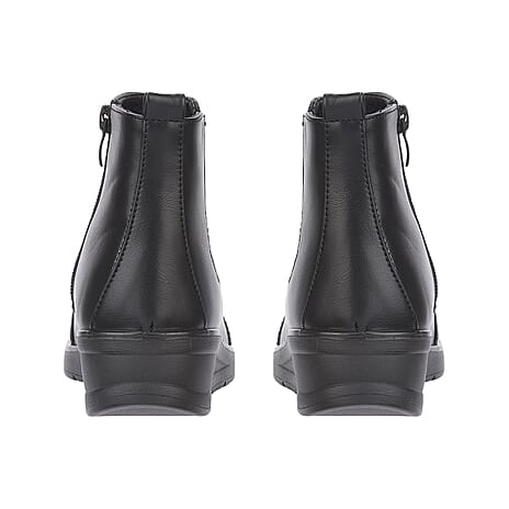 Ladies BRAMBLE Chelsea Boots with Zip (Size 7) - Black