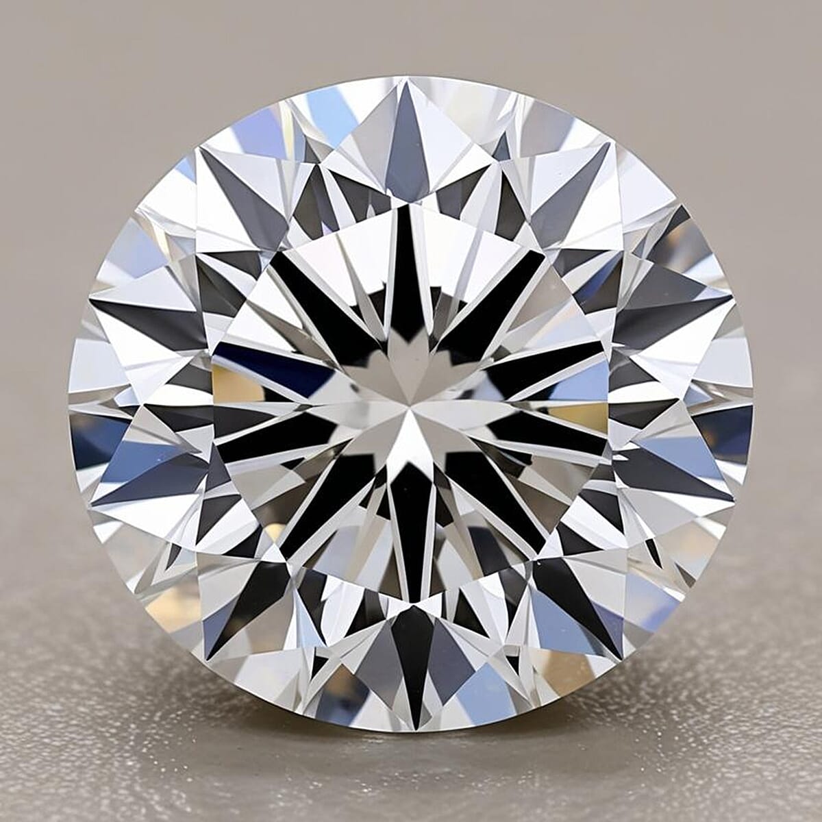 Luxuriant Diamond - IGI Certified Lab Grown Diamond (VS2-G) in Round Shape 5.09 Ct.