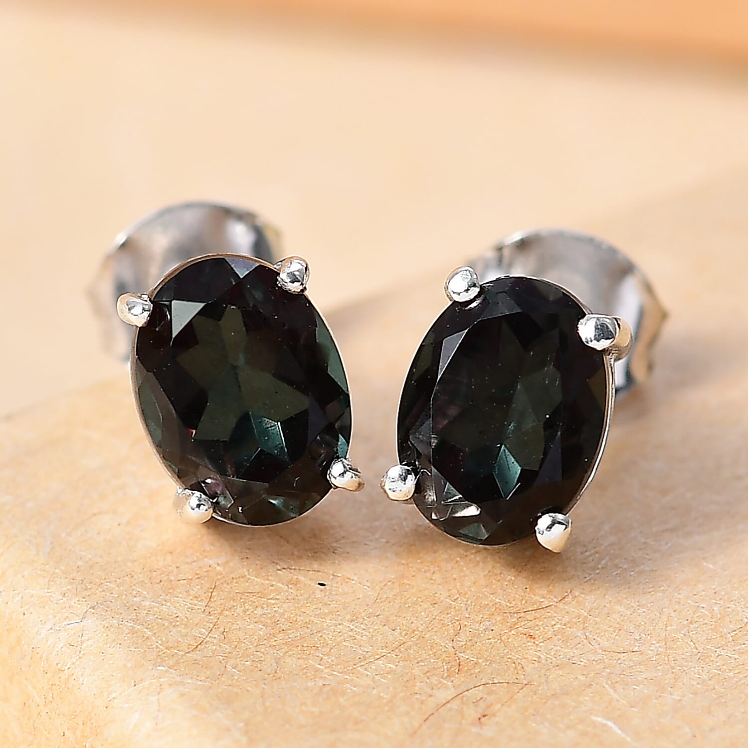 Alexandrite Triplet Quartz Earring in rhodium Sterling Silver 3.00 ct 2.924 Ct.