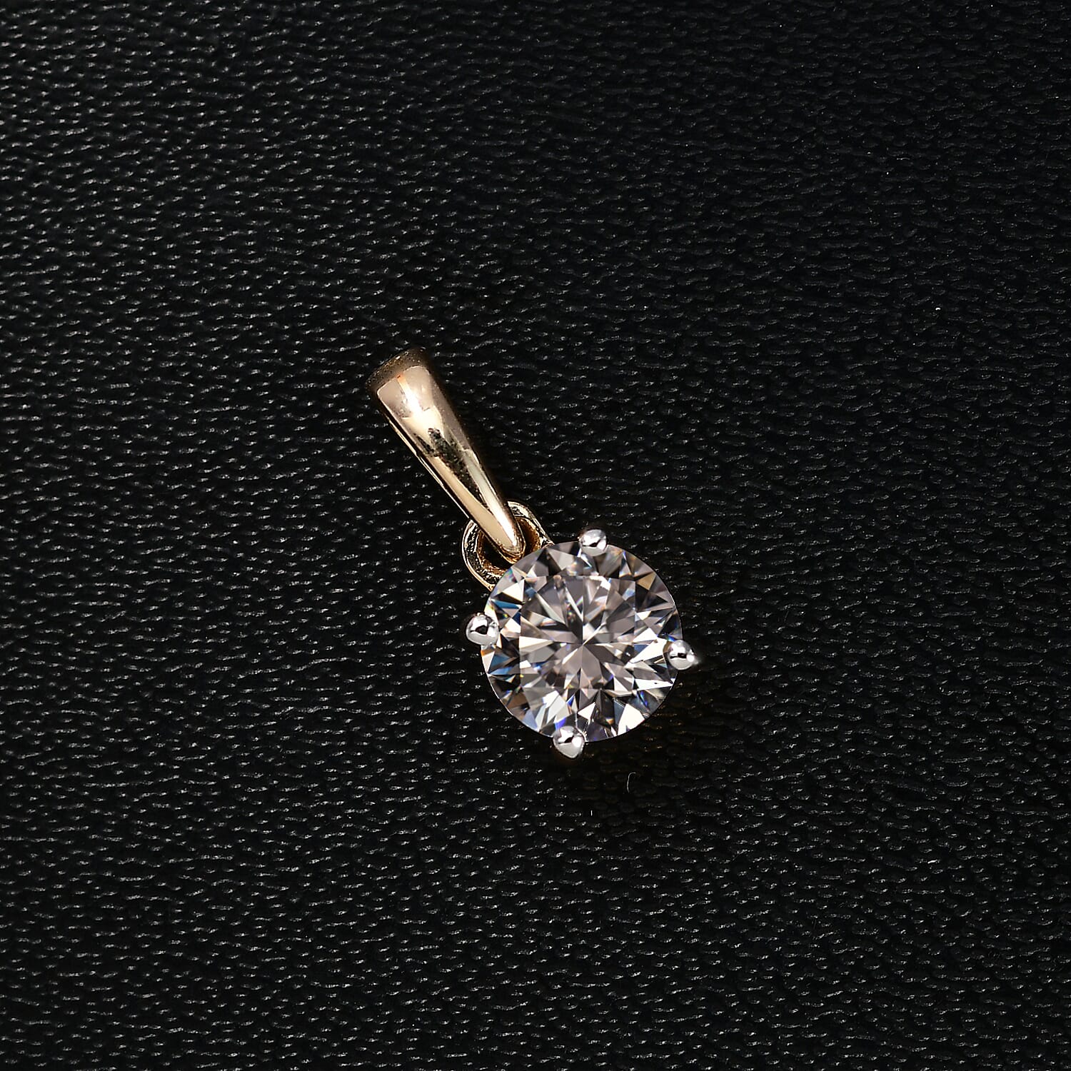 Luxuriant - 9K Yellow Gold SGL Certified Lab Grown Diamond (VS-EF) Solitaire Pendant 0.50 Ct.