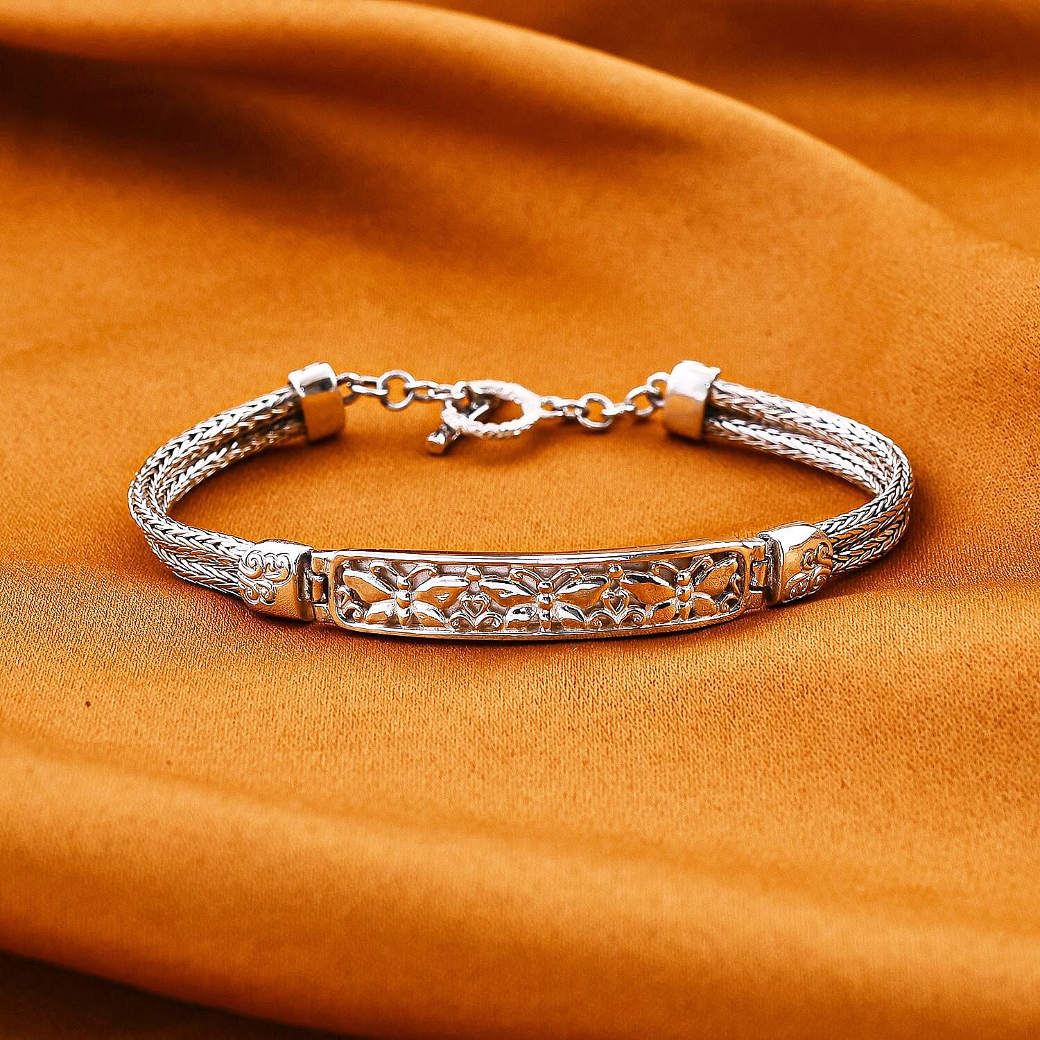 Sterling Silver Bracelet (Size - 7.5) with T - Bar Clasp, Silver Wt. 15.65 Gms.