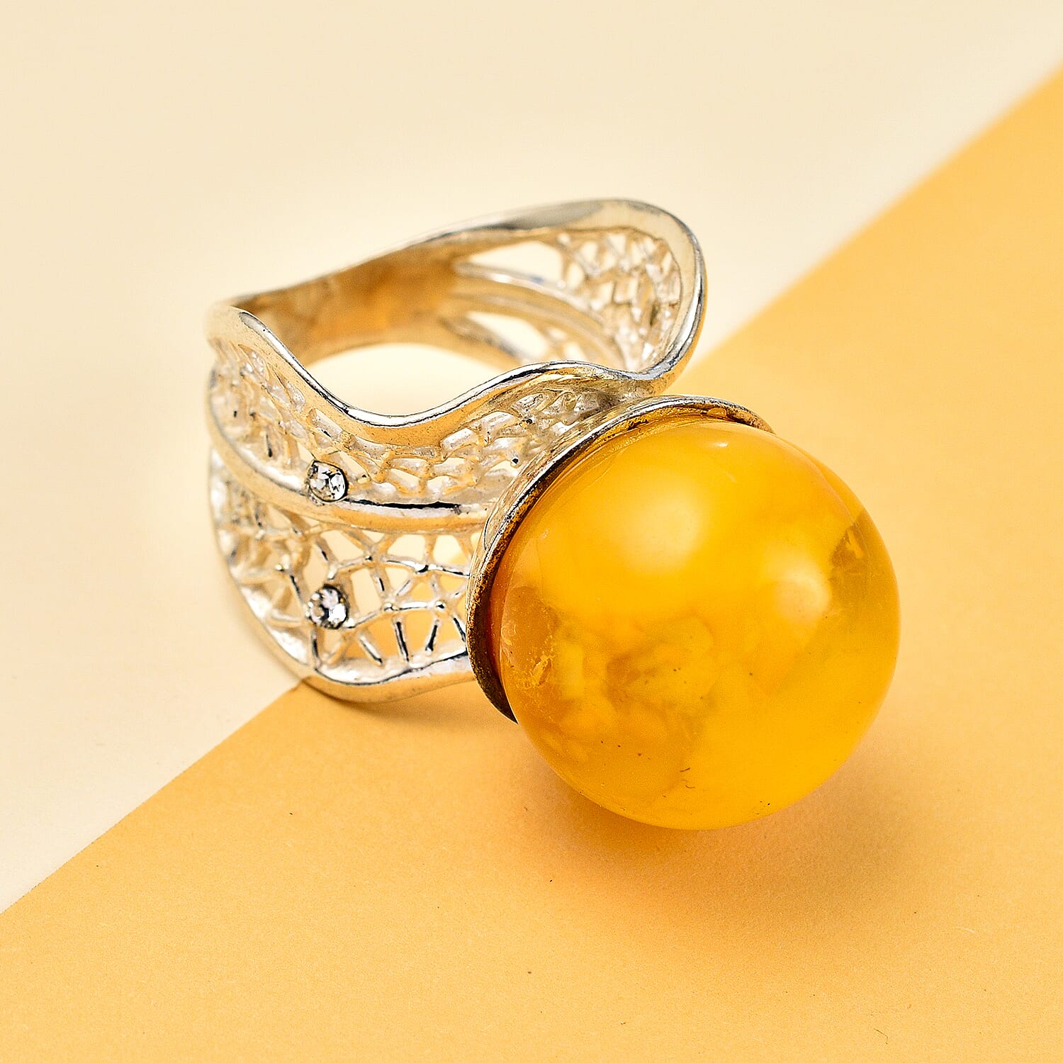 Amber  Ring  Sterling Silver 4.00 ct,  Silver Wt. 7.7 Gms  4.000  Ct.