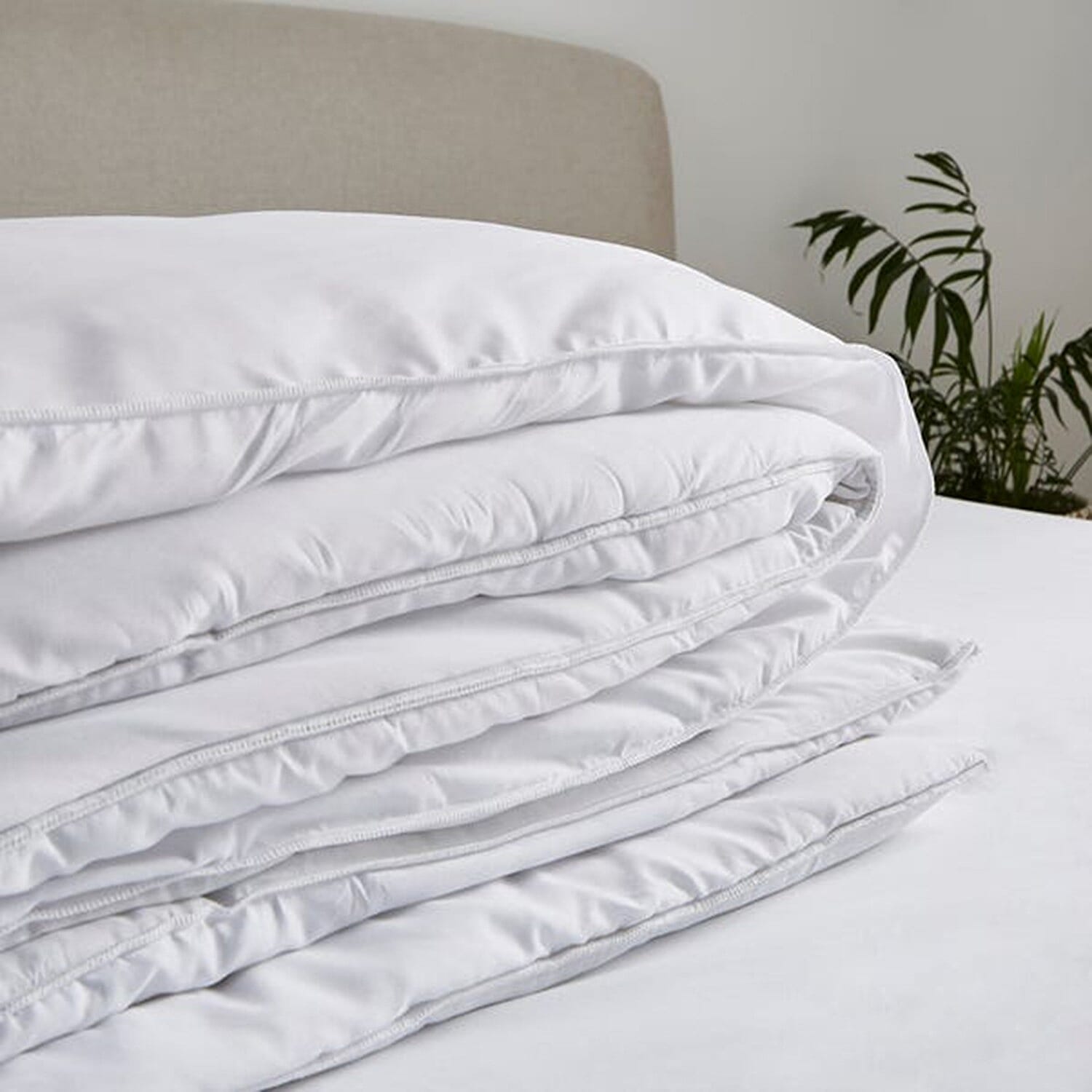 Winter Weight 13.5 Tog Microfibre Duvet with Virgin Hollowfibre Fill Double