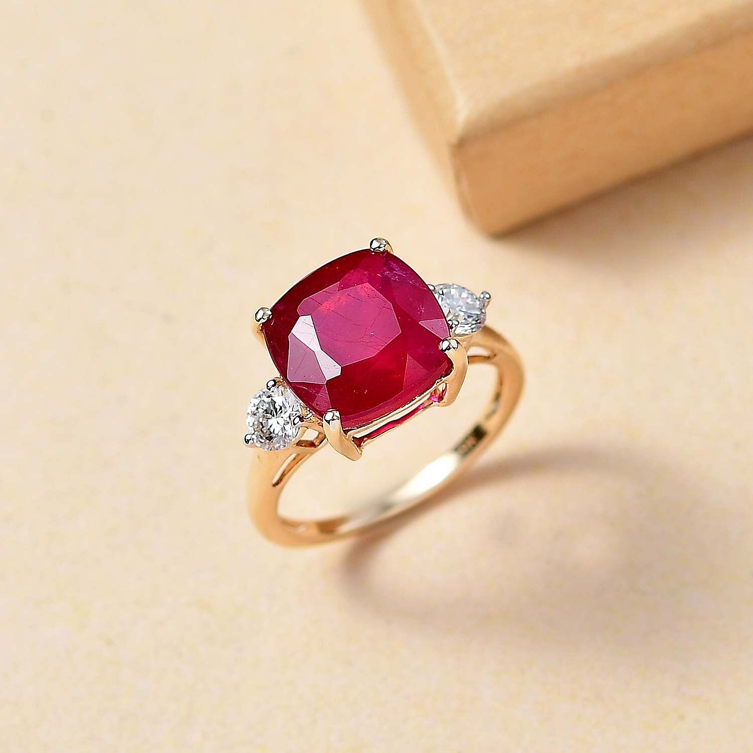 9K Yellow Gold Ruby & Lab Grown Diamond (VS-EF) Ring 9.58 Ct Gold Wt 2.81 Grms